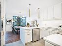 Cuisine - 712-3 Rue Westmount-Square, Westmount, QC  - Indoor Photo Showing Kitchen With Upgraded Kitchen 