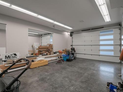 10407 Marina Vista Dr, Port Alberni, BC - Indoor Photo Showing Garage