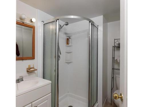 48 Cambridge St, Victoria, BC - Indoor Photo Showing Bathroom