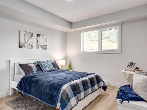 110B-4810 Cedar Ridge Pl, Nanaimo, BC - Indoor Photo Showing Bedroom
