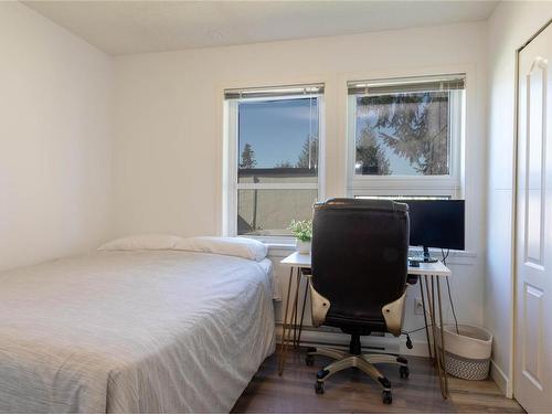 301-567 Townsite Rd, Nanaimo, BC - Indoor Photo Showing Bedroom