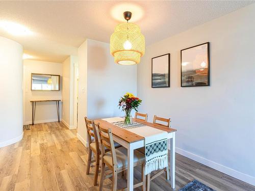 301-567 Townsite Rd, Nanaimo, BC - Indoor Photo Showing Dining Room
