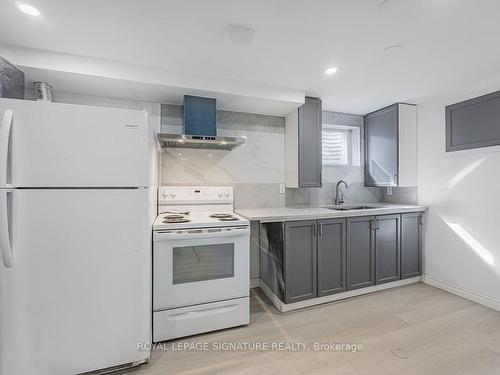 C-54 Tuscarora Dr, Toronto, ON - Indoor Photo Showing Kitchen