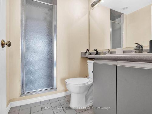 1906-400 Mclevin Ave, Toronto, ON - Indoor Photo Showing Bathroom