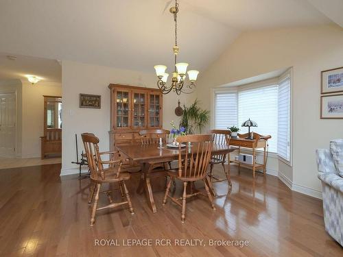 60 Renaissance Pt, New Tecumseth, ON - Indoor Photo Showing Dining Room