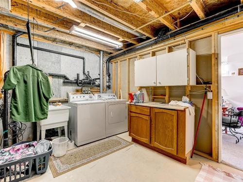 54-6400 Spencer Road, Kelowna, BC - Indoor Photo Showing Laundry Room