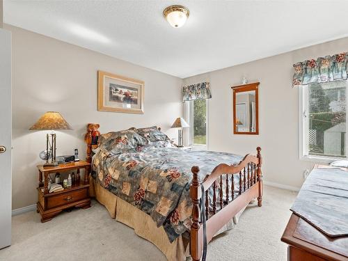54-6400 Spencer Road, Kelowna, BC - Indoor Photo Showing Bedroom