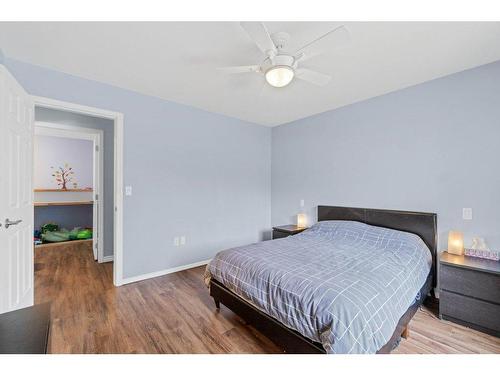 3481 8 Avenue, Salmon Arm, BC - Indoor Photo Showing Bedroom