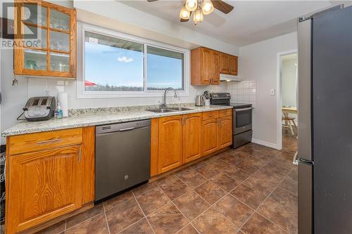 519 Chambers Road, Cardinal, ON - Indoor Photo Showing Kitchen With Double Sink