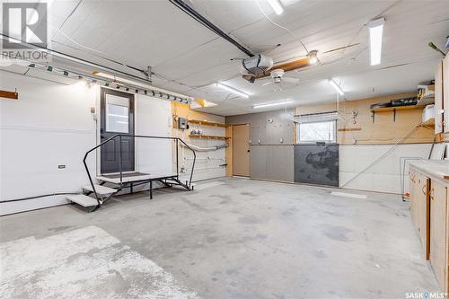 210 Wieler Avenue, Swift Current Rm No. 137, SK - Indoor Photo Showing Garage
