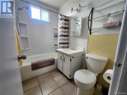 39 Rue L'Anglais, Petit-Rocher, NB - Indoor Photo Showing Bathroom