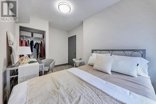 139 - 258A Sunview Street, Waterloo, ON - Indoor Photo Showing Bedroom