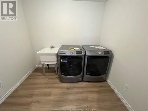 392 Hemlock Lane Unit# Upper, Lakeshore, ON - Indoor Photo Showing Laundry Room