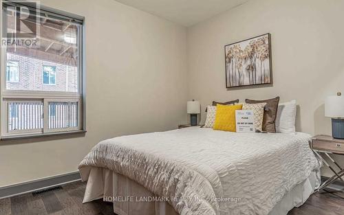 184 Mutual Street, Toronto, ON - Indoor Photo Showing Bedroom
