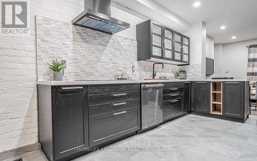 184 Mutual Street, Toronto, ON - Indoor Photo Showing Kitchen