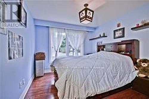 31 Westwood Lane, Richmond Hill, ON - Indoor Photo Showing Bedroom