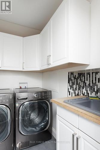 33 Wilson Avenue, London, ON - Indoor Photo Showing Laundry Room