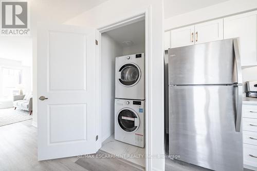 1 - 4 Radison Lane, Hamilton, ON - Indoor Photo Showing Laundry Room