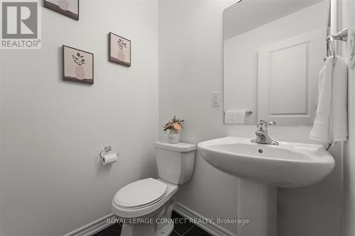 53 Peter Hogg Crt, Whitby, ON - Indoor Photo Showing Bathroom