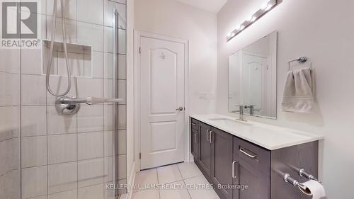 10 Pasquale Lane, East Gwillimbury, ON - Indoor Photo Showing Bathroom
