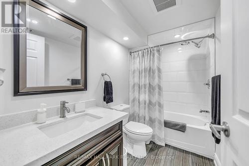 245 Elmwood Avenue, Richmond Hill, ON - Indoor Photo Showing Bathroom