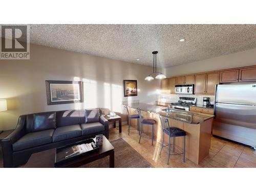 400 Bighorn Boulevard Unit# 415 N, Radium Hot Springs, BC - Indoor