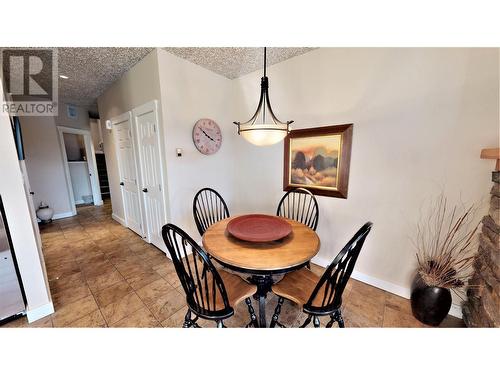 400 Bighorn Boulevard Unit# 415 N, Radium Hot Springs, BC - Indoor Photo Showing Dining Room