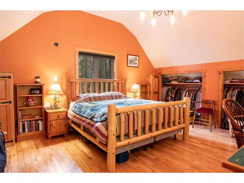 2617 Kettleston Road, Golden, BC - Indoor Photo Showing Bedroom