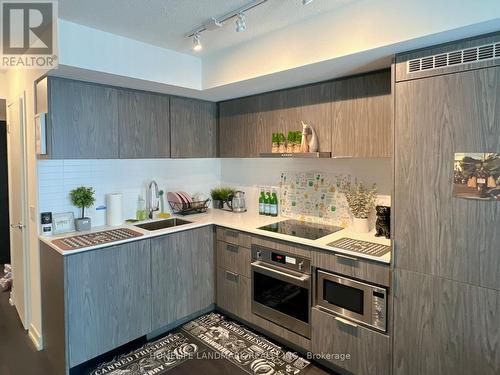 2112 - 60 Shuter Street, Toronto, ON - Indoor Photo Showing Kitchen With Upgraded Kitchen