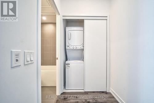 1206 - 33 Helendale Avenue, Toronto, ON - Indoor Photo Showing Laundry Room