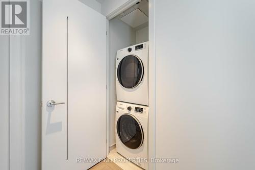 602 - 8 Cumberland Street, Toronto, ON - Indoor Photo Showing Laundry Room