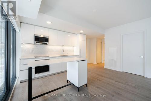 602 - 8 Cumberland Street, Toronto, ON - Indoor Photo Showing Kitchen With Upgraded Kitchen