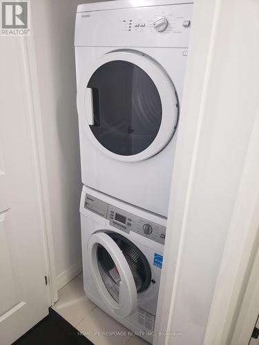 2410 - 8 Mercer Street, Toronto, ON - Indoor Photo Showing Laundry Room