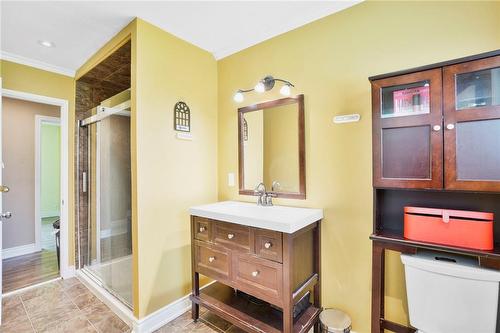 1849 Fiddlers Green Road, Ancaster, ON - Indoor Photo Showing Bathroom