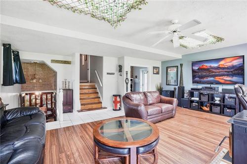 1849 Fiddlers Green Road, Ancaster, ON - Indoor Photo Showing Living Room