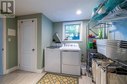 1705 Mulberry Street, Sarnia, ON - Indoor Photo Showing Laundry Room