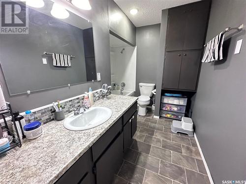 488 Willow Bay, Estevan, SK - Indoor Photo Showing Bathroom