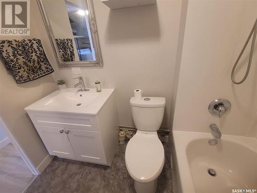 32 Charles Crescent, Regina, SK - Indoor Photo Showing Bathroom
