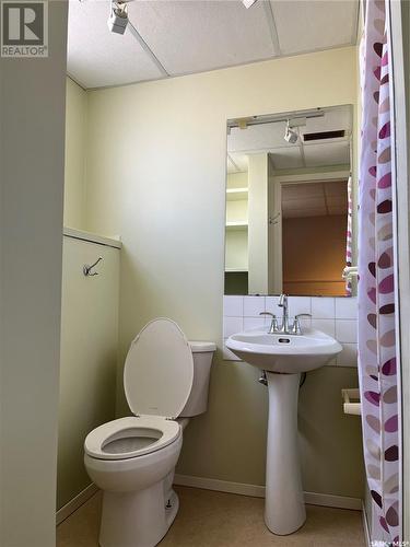 3220 29Th Avenue, Regina, SK - Indoor Photo Showing Bathroom