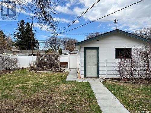 3220 29Th Avenue, Regina, SK - Outdoor