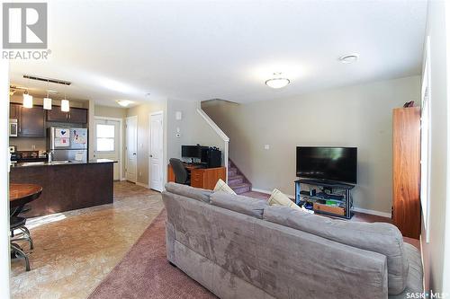 501 3440 Avonhurst Drive, Regina, SK - Indoor Photo Showing Living Room