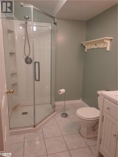 687 Bay Street, Midland, ON - Indoor Photo Showing Bathroom
