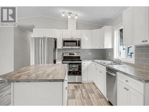 34 5164 Hart Highway, Prince George, BC - Indoor Photo Showing Kitchen With Double Sink With Upgraded Kitchen