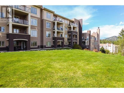 1875 Country Club Drive Unit# 1318, Kelowna, BC - Outdoor With Facade