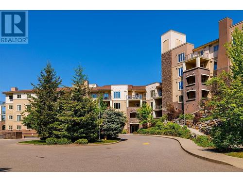1875 Country Club Drive Unit# 1318, Kelowna, BC - Outdoor With In Ground Pool With Backyard