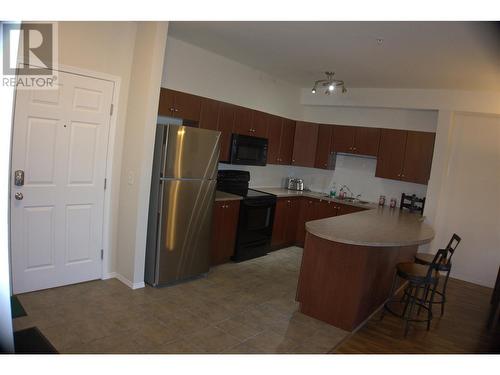 1875 Country Club Drive Unit# 1318, Kelowna, BC - Indoor Photo Showing Kitchen