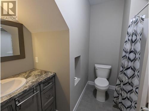7464 Mclennan Road, Vernon, BC - Indoor Photo Showing Bathroom