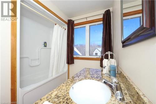 33 White Bear Court, Temagami, ON - Indoor Photo Showing Bathroom