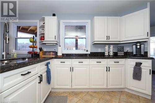 33 White Bear Court, Temagami, ON - Indoor Photo Showing Kitchen