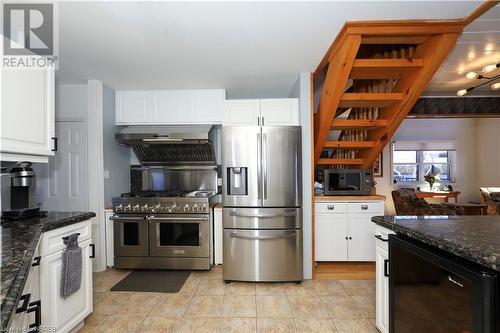 33 White Bear Court, Temagami, ON - Indoor Photo Showing Kitchen